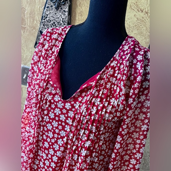 Tommy Hilfiger top - Picture 2 of 6